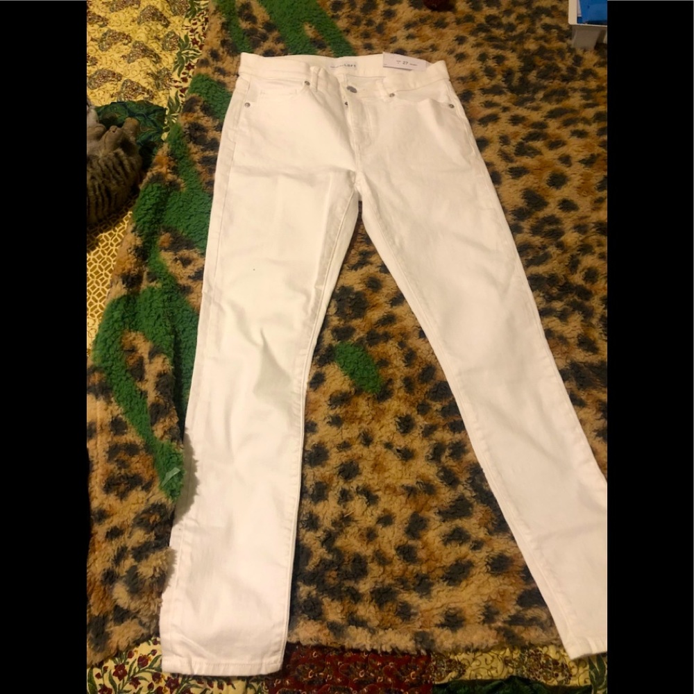 White skinny jeans
